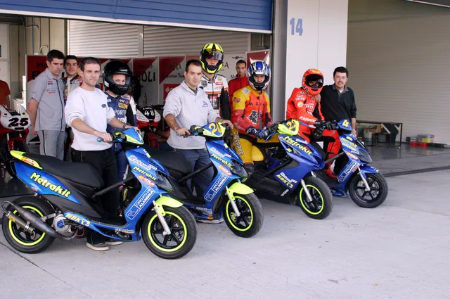 Motorcycling: gallery image 1