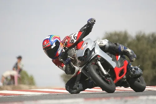 Motorcycling: gallery image 4